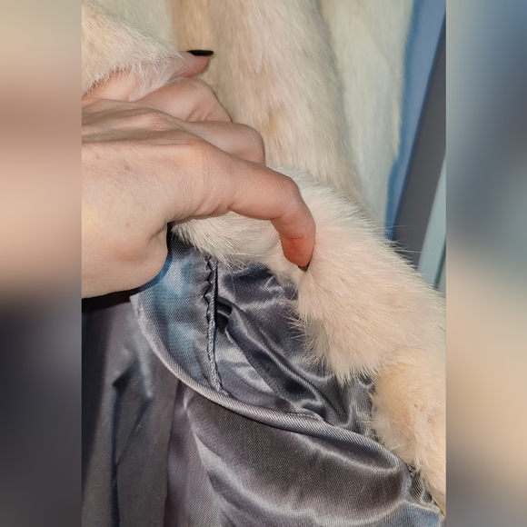 Rabbit fur coat, white - Picture 4 of 7